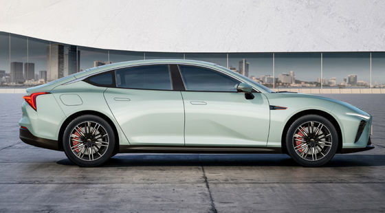 650-715KM Ô tô Nezha Xe điện cỡ lớn Nezha S