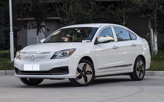 400KM Dongfeng Fengshen E70 Xe nhỏ gọn chạy bằng điện nguyên chất 4 cửa 5 chỗ