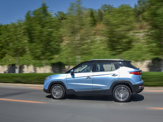 Xe điện IEVS4 JAC 402-470KM 5 cửa 5 chỗ Sân tập dài