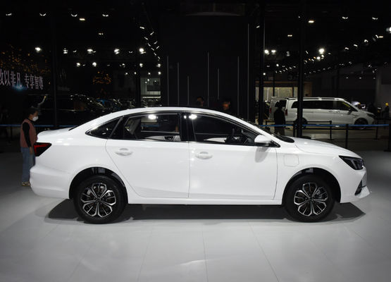 Sạc nhanh 0,5H Xe máy điện SAIC Motor Roewe I6 MAX EV 502-605KM