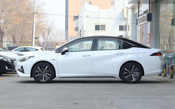 Xe điện Guangqi Yilue EA6 Sedan 510KM 4 cửa 5 chỗ Sạc nhanh 0,78H