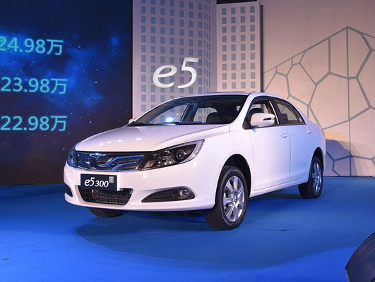 305KM 400KM BYD E5 EV Điện nguyên chất hiệu suất cao 4 cửa 5 chỗ
